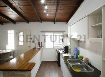 Casa · 140m² · 4 Ambientes · 1 Cochera · Casa en Venta 3 Dorm. Villa Nueva - Berisso