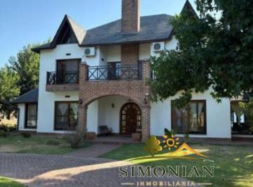 Casa de 7 ambientes, Moreno · Excelente Propiedad en Country Club Banco Provincia