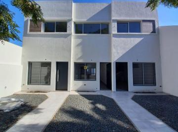 Casa de 3 ambientes, Morón · Dúplex 3 Ambientes con Cochera y Jardin en Castelar