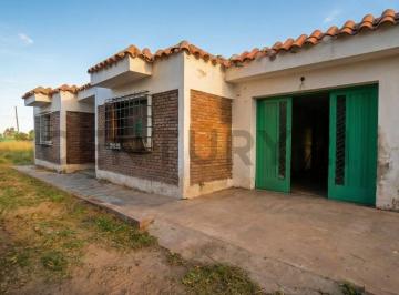 Casa · 200m² · 6 Ambientes · 2 Cocheras · Casa en Venta, 4 Dorm. en Villa La Ribera