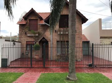 Casa de 5 ambientes, Morón · Casa 5 Ambientes con Jardin en Castelar