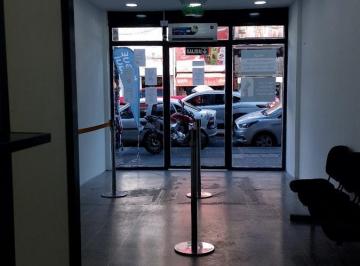 Local comercial · 180m² · 3 Ambientes · Muy Buen Local en 3 Plantas Avellaneda y Condarco