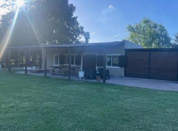 Quinta vacacional · 180m² · 3 Ambientes · 3 Cocheras · Casa Quinta en San Vicente