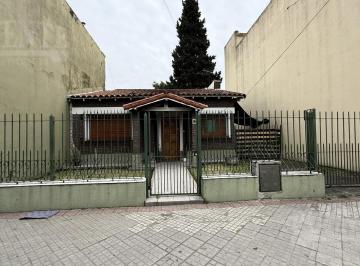 Casa · 90m² · 3 Ambientes · 3 Cocheras · Casa en Temperley Este