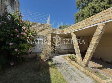 Casa · 107m² · 3 Ambientes · 1 Cochera · Venta de Casa 3 Ambientes en San Antonio de Padua, Merlo