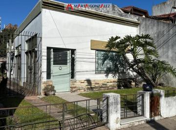 Casa · 100m² · 3 Ambientes · 5 Cocheras · Villa Sarmiento, Casa Tipo Chorizo a Reciclar