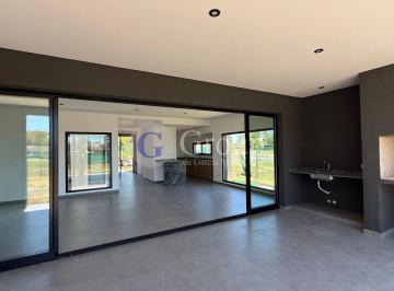 Casa · 162m² · 5 Ambientes · 1 Cochera · Casa en Venta en Santa Sofia, Pilar del Este