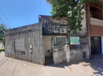 Casa · 77m² · 4 Ambientes · Venta Casa - 2 Dorm. - Patio - Oportunidad - José Ingenieros 1900 - Distrito Norte - L. La Tor