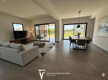 Casa · 155m² · 4 Ambientes · 2 Cocheras · Casa - Cuatroambientes - Parrilla - Parque - Seguridad - Cocheras - Canning