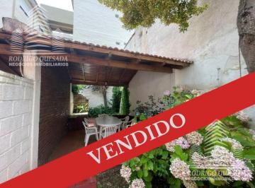 PH · 70m² · 4 Ambientes · 1 Cochera · Hermoso Duplex C/quincho y Espacio Vehicular.