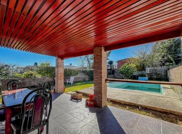 Casa · 116m² · 4 Ambientes · 2 Cocheras · Venta | Permuta - Casa de 2 Dorm., Jardín y Pileta - Andino, Santa Fe. Apto Crédito.