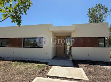 Casa · 162m² · 5 Ambientes · 1 Cochera · Casa en Venta en Santa Sofía, Pilar del Este, Pilar