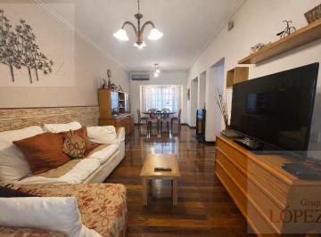 Casa · 155m² · 5 Ambientes · 2 Cocheras · Venta - Casa - 5 Ambientes - Florida - con Pileta y Parrilla