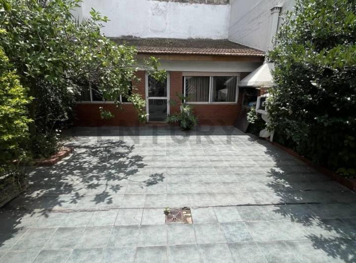 Casa · 272m² · 4 Ambientes · 1 Cochera