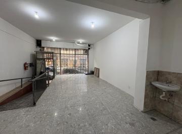 Local comercial · 100m² · 3 Ambientes · Venta o Alquiler de Local en Belgrano