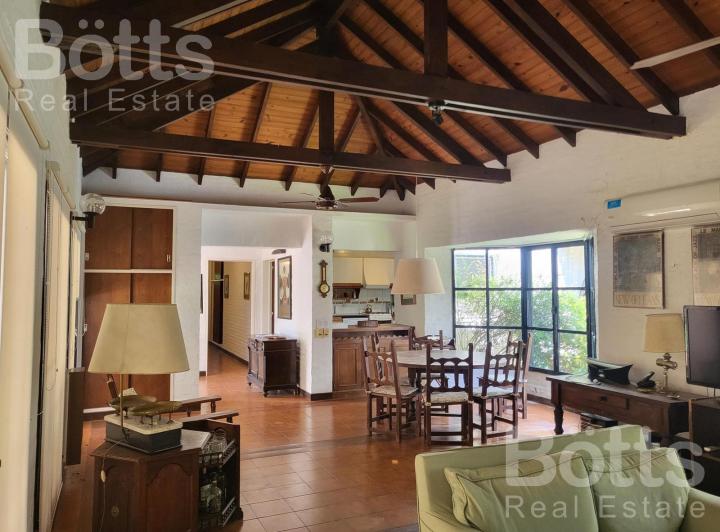 Quinta vacacional · 180m² · 5 Ambientes · 1 Cochera