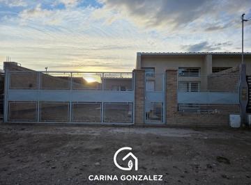 Casa · 120m² · 3 Ambientes · Venta Casa 2 Dorm. 2 Baños y Amplio Quincho Barrio, Centenario, Nueuquén