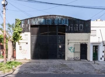 Local comercial · 560m² · 2 Ambientes · Excelente Galpón 150 m de Avda Yrigoyen
