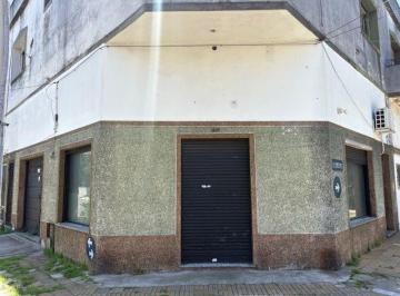 AVS-AVS-1222_2 · Local. | Llorente 204
