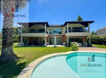 Casa · 534m² · 6 Ambientes · Casa en Venta en Saint Thomas Este, Canning