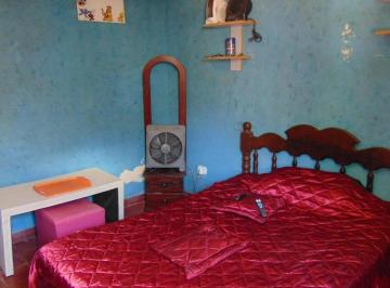 Casa · 55m² · 3 Ambientes · PH 3 Amb Los Hornos | 2 Dorm | Patio con Parrilla