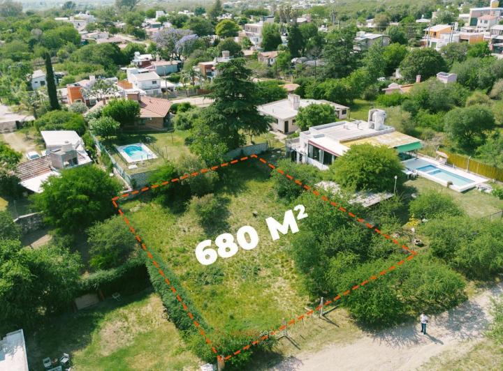 Terreno · 680m²