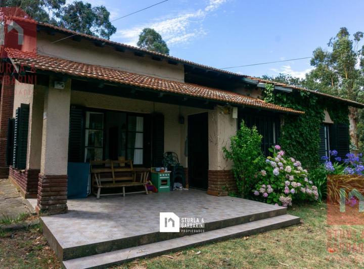 Casa · 110m² · 3 Ambientes · 2 Cocheras
