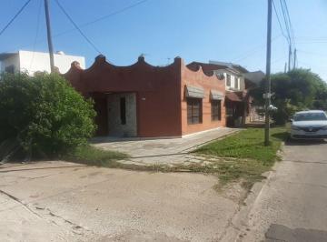 PH de 3 ambientes, Lanús · PH Tipo Casa en Esquina de 3 Ambientes con Terraza!
