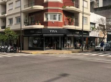 Local comercial · 130m² · Excelente Local en Esquina Calle 8 La Plata
