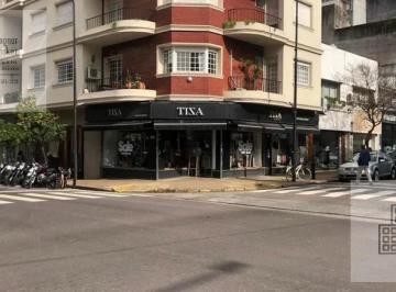 Local comercial · 130m² · Excelente Local en Esquina Calle 8 La Plata