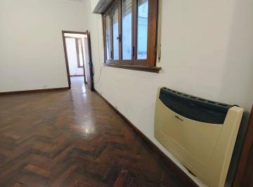 Departamento de 3 ambientes, Balvanera · Combate de Los Pozos Al 100 - Amplio 3 Ambientes de 75 m²