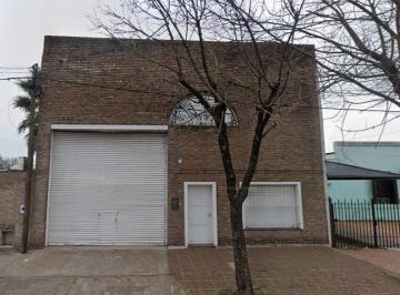 Bodega-Galpón · 500m² · 2 Ambientes · 1 Cochera · Galpón 500 m² - Alberdi 1353 - Perez