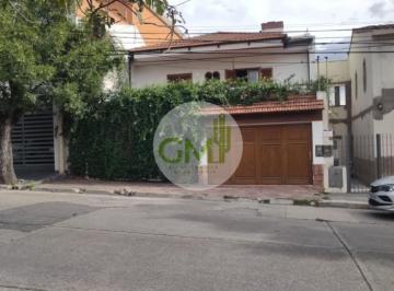 Casa · 380m² · 6 Ambientes · 3 Cocheras · Espectacular Casa en Venta Zona Monumento Guemes