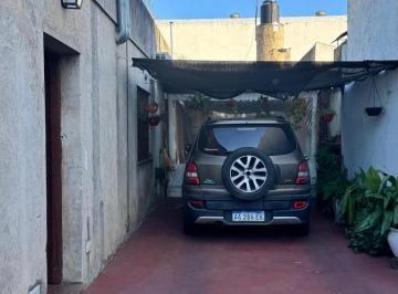 Casa · 142m² · 8 Ambientes · 3 Cocheras · Venta - Casa 5 Dorm. - Barrio Ludueña