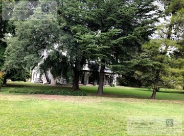Quinta vacacional · 950ha · 7 Ambientes · 3 Cocheras · Lujosa Casa con Gran Finca