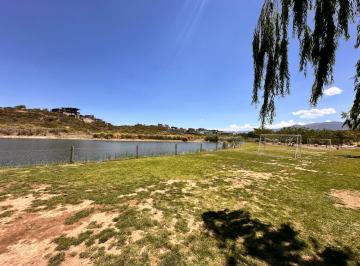 Terreno · 811m² · Venta de Terreno en Barrio Aguaribay con Tour Virtual