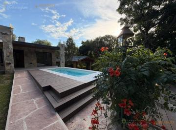 Casa · 1700m² · 3 Ambientes · Casa Céntrica en Venta | Villa General Belgrano