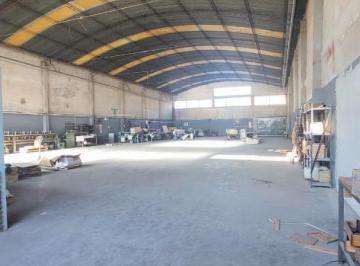 Bodega-Galpón · 890m² · 2 Ambientes · Galpon en Venta. Bernal