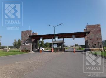 Terreno · 1371m² · Terreno Venta Los Canales de Plottier, 1.371 m² en Esquina, con Cancha de Golf, Tenis y Fútbol