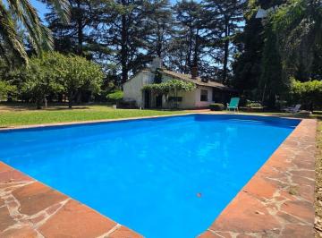 Quinta vacacional · 3500m² · 3 Ambientes · Casa Quinta con Pileta en Venta 3 Ambientes 3.500 m² González Catán