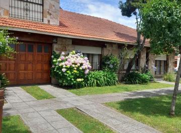 Casa en Venta de 5 ambientes  · Venta Chalet 5 Ambientes, V. Primera, Mar del Plata.