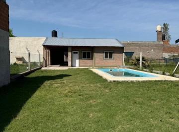 Casa · 70m² · 3 Ambientes · Casa en Barrio Los Pinos 2