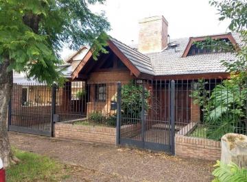 Casa · 250m² · 6 Ambientes · 1 Cochera · Venta de Casa 6 Ambientes, Ituzaingó Norte