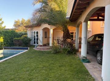 Casa · 130m² · 7 Ambientes · 2 Cocheras · Century 21 Vende Casa en Barrio Privado Karting Club Luján en Vistalba, Luján de Cuyo