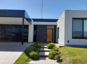 Casa de 4 ambientes, San Vicente · Moderna Casa 4 Amb en Alquiler Temporal Club de Campo Santa Rita Canning/san Vicente