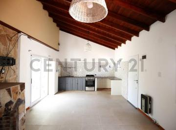 Casa · 120m² · 4 Ambientes · Casa en Venta La Plata 2 Dorm., Cochera y Departamento Monoambiente