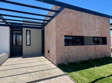 Casa · 95m² · 2 Ambientes · Duplex en Venta Rincones de Manantiales