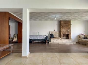 Casa · 537m² · 8 Ambientes · 3 Cocheras · Casa en Venta 4 Dorm. en Barrio Crisol con Escritura