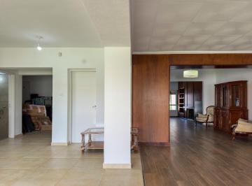 Casa · 537m² · 8 Ambientes · 3 Cocheras · Casa en Venta 4 Dorm. en Zona Sur Ubicación Estrategica