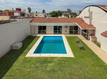 Casa · 537m² · 8 Ambientes · 3 Cocheras · Casa en Venta 4 Dorm. en Barrio Crisol Oportunidad